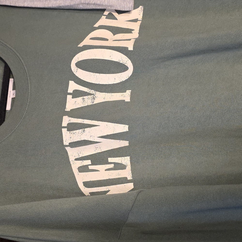 Grayson Threads Gray New York Set - image 3